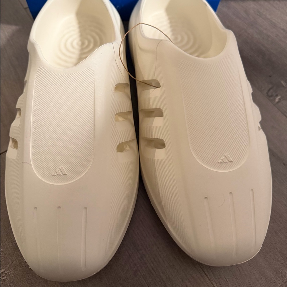 New adidas Men’s Cream Slip-On Lightweight Clogs